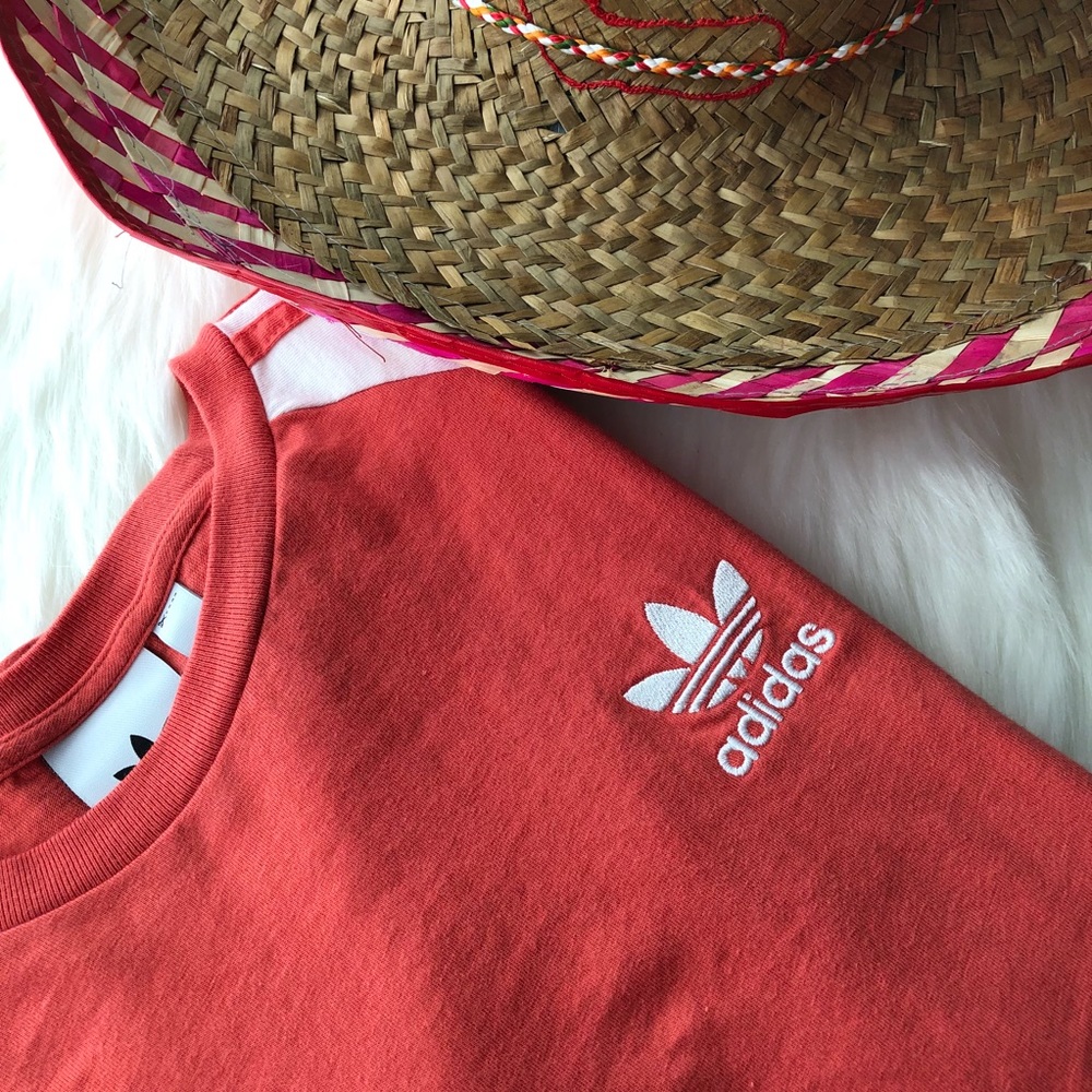 Adidas Coral Tee🔥